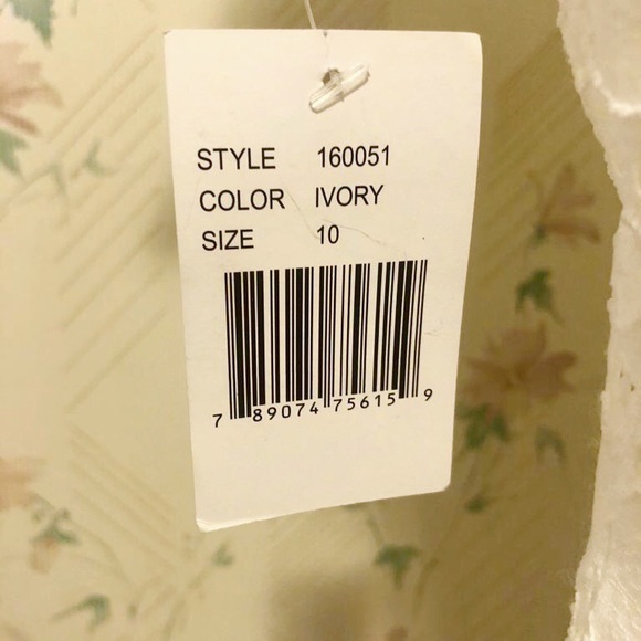 Ronni Nicole Ivory Lace Dress 10 - Picture 4 of 5